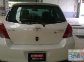 Xe Toyota Yaris năm 2009, màu trắng cần bán