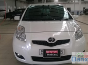 Xe Toyota Yaris năm 2009, màu trắng cần bán