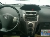 Xe Toyota Yaris năm 2009, màu trắng cần bán