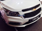 Cần bán xe Chevrolet Cruze đời 2015, màu trắng, 679tr