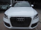 Cần bán xe Audi Q5, 5 chỗ, màu trắng, nhập khẩu về Việt Nam 2012, sản xuất 2009, nữ đi