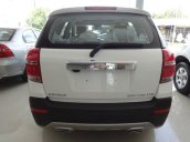 Xe Chevrolet Captiva sản xuất 2015, màu trắng, nhập khẩu chính hãng