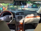 Cần bán xe Toyota Camry đời 2011, màu đen, còn mới