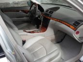 Cần bán xe Mercedes E240 2003, màu bạc, nhập khẩu nguyên chiếc, còn mới