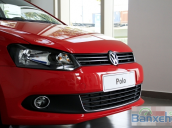 Bán Volkswagen Polo đời 2015, màu đỏ, giá chỉ 711 triệu