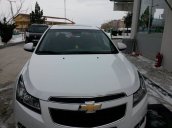 Cần bán xe Chevrolet Cruze đời 2015, màu trắng, nhập khẩu nguyên chiếc, giá 572tr