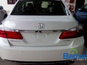 Cần bán xe Honda Accord 2015, màu trắng