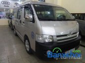 Cần bán lại xe Toyota Hiace đời 2005, màu bạc, nhập khẩu chính hãng 