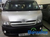 Cần bán lại xe Toyota Hiace đời 2005, màu bạc, nhập khẩu chính hãng 