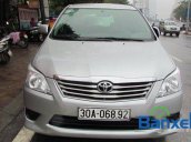 Xe Toyota Innova 2.0E 2014 cũ màu bạc / xám đang được bán