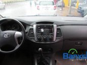 Xe Toyota Innova 2.0E 2014 cũ màu bạc / xám đang được bán