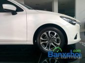 Cần bán Mazda 2 sản xuất 2015, màu trắng, liên hệ 0935401939