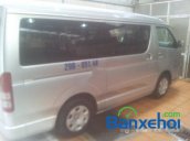 Cần bán xe Toyota Hiace 2.5L đời 2014, màu bạc