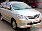 Bán xe Toyota Innova E 2.0MT, màu bạc, số sàn, sản xuất năm 2013, lắp ráp trong nước