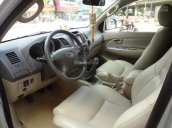 Bán ô tô Toyota Fortuner G năm 2010, màu bạc