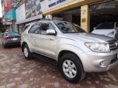 Bán ô tô Toyota Fortuner G năm 2010, màu bạc