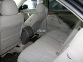 Toyota Camry 2.4G đời 2010, màu đen, 870 triệu