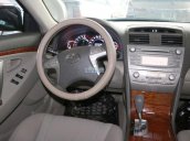 Toyota Camry 2.4G đời 2010, màu đen, 870 triệu