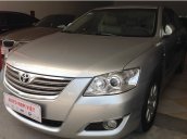 Bán xe Toyota Camry 2.4G màu bạc số tự động