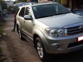 Toyota Fortuner AT - cũ trong nước đời 2011, màu bạc, như mới, 765 triệu