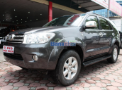 Bán Toyota Fortuner sản xuất 2009, màu xám, 695 triệu xe đẹp