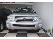 Showroom Auto Hưng Phát bán xe Toyota Land Cruiser VX V8 màu bạc và đen nội thất cực đẹp, mới 100% năm 2015