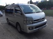 Toyota Hiace Super Wagon 2010, màu xám bạc, loại cao cấp. Máy xăng, 10 chỗ, 1 đời chủ