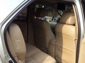 Toyota Fortuner AT - cũ trong nước đời 2011, màu bạc, như mới, 765 triệu