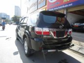 Bán xe Toyota Fortuner đời 2009, màu đen số tự động