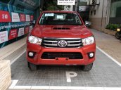 Hilux 2.5E MT 2015 màu đỏ, Toyota Giải Phóng cam kết giá tốt nhất