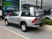 Hilux 3.0G 4x4 AT 2015 màu bạc, Toyota Giải Phóng cam kết giá tốt nhất