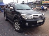 Cần bán Toyota Fortuner đời 2009, màu đen, 685 triệu