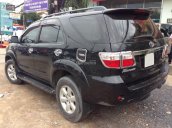 Cần bán Toyota Fortuner đời 2009, màu đen, 685 triệu