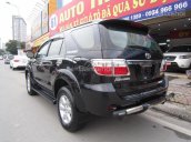 Cần bán xe Toyota Fortuner đời 2010, màu đen giá cạnh tranh