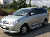 Gia đình cần bán xe Toyota Innova Sx cuối 2009 màu bạc số tự động xe còn nước sơn zin