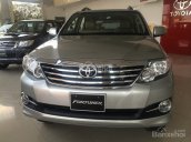 Bán ô tô Toyota Fortuner 2.7V 2 cầu đời mới hiện đại giao ngay