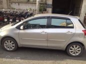 Cần bán xe Toyota Yaris đời 2011, màu bạc, nhập khẩu