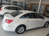 Cần bán xe Chevrolet Cruze đời 2015, màu trắng, 572tr xe đẹp