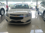 Cần bán xe Chevrolet Cruze đời 2015, màu trắng, 572tr xe đẹp