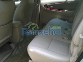 Cần bán Toyota Innova màu bạc số sàn, đi 90000km. Xe nhà sử dụng đi kỹ