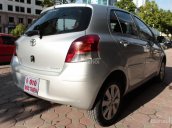 Cần bán xe Toyota Yaris 1.5AT đời 2011, màu bạc, xe nhập số tự động