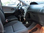 Cần bán xe Toyota Yaris 1.5AT đời 2011, màu bạc, xe nhập số tự động