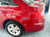 Bán xe Chevrolet Cruze đời 2015, màu đỏ xe đẹp