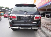 Cần bán Toyota Fortuner đời 2010, màu đen, giá tốt