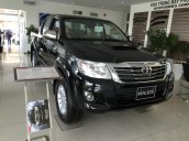 Bán Toyota Hilux đời 2015, màu đen, nhập khẩu nguyên chiếc, 645tr xe đẹp