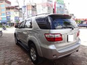 Bán xe Fortuner G, sản xuất 2010, và đăng ký 2011 máy dầu số sàn, màu bạc, tên cá nhân một chủ từ đầu