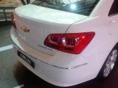 Cần bán xe Chevrolet Cruze LTZ đời 2015, màu trắng