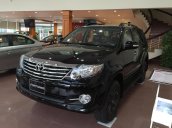 Toyota Fortuner 2015 mang một vẻ đẹp ngoại thất mạnh mẽ, cá tính, thể thao và sang trọng