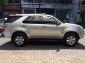 Bán Toyota Fortuner cuối 2009 máy xăng, số tự động 2 cầu