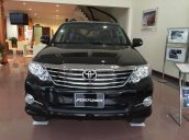 Toyota Fortuner 2015 mang một vẻ đẹp ngoại thất mạnh mẽ, cá tính, thể thao và sang trọng